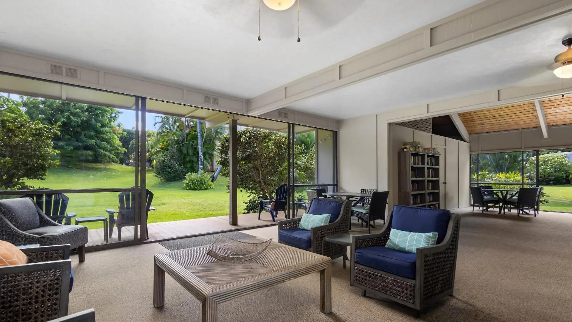 Direct Oceanfront Beach Pohailani Studio - New Kahana United States
