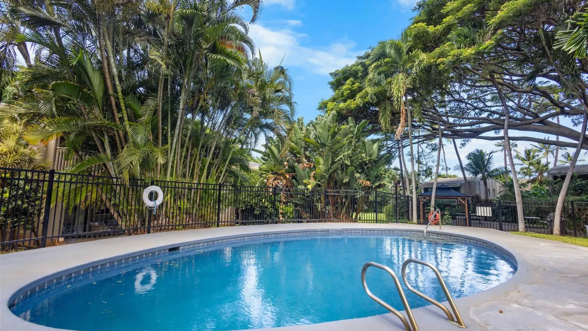Direct Oceanfront Beach Pohailani Studio - New Kahana